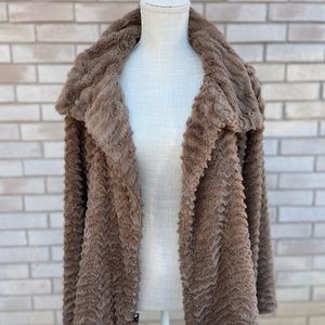 Patagonia Faux Fur Jacket with zipper and snaps Size L